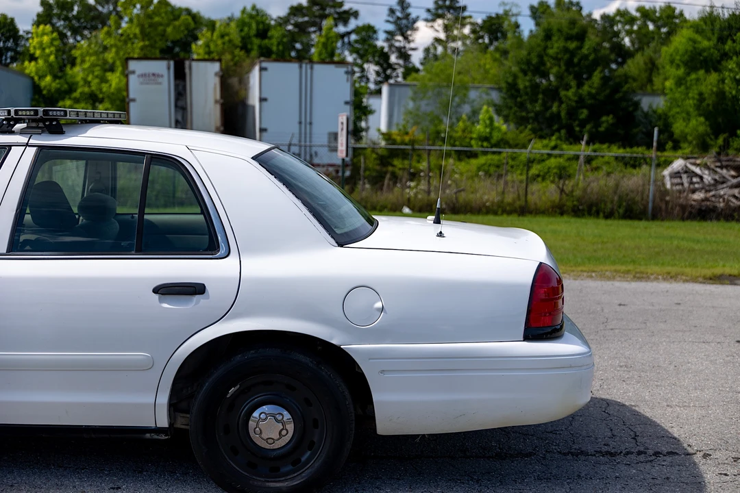 2004 Ford Crown Victoria - Image 18 of 31