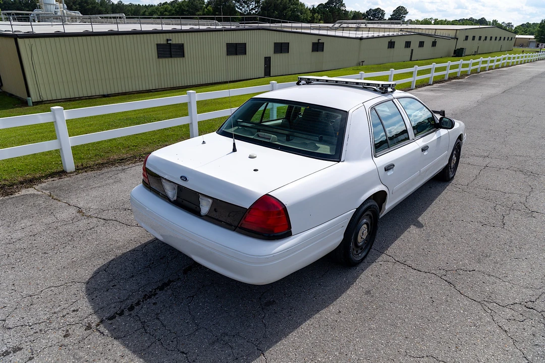 2004 Ford Crown Victoria - Image 10 of 31