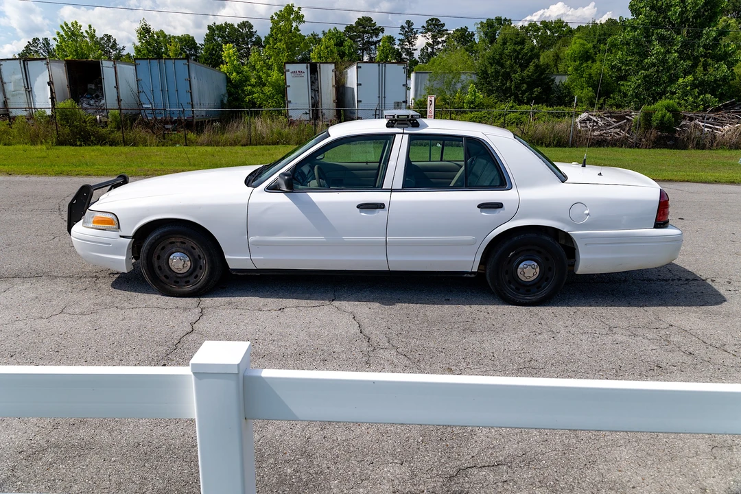 2004 Ford Crown Victoria - Image 15 of 31