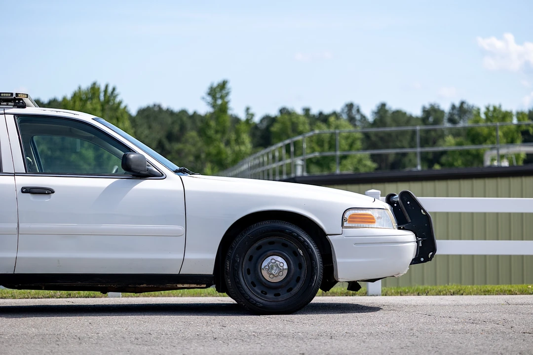 2004 Ford Crown Victoria - Image 22 of 31