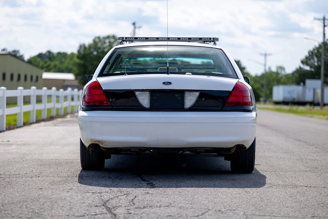 2004 Ford Crown Victoria - Image 5 of 31