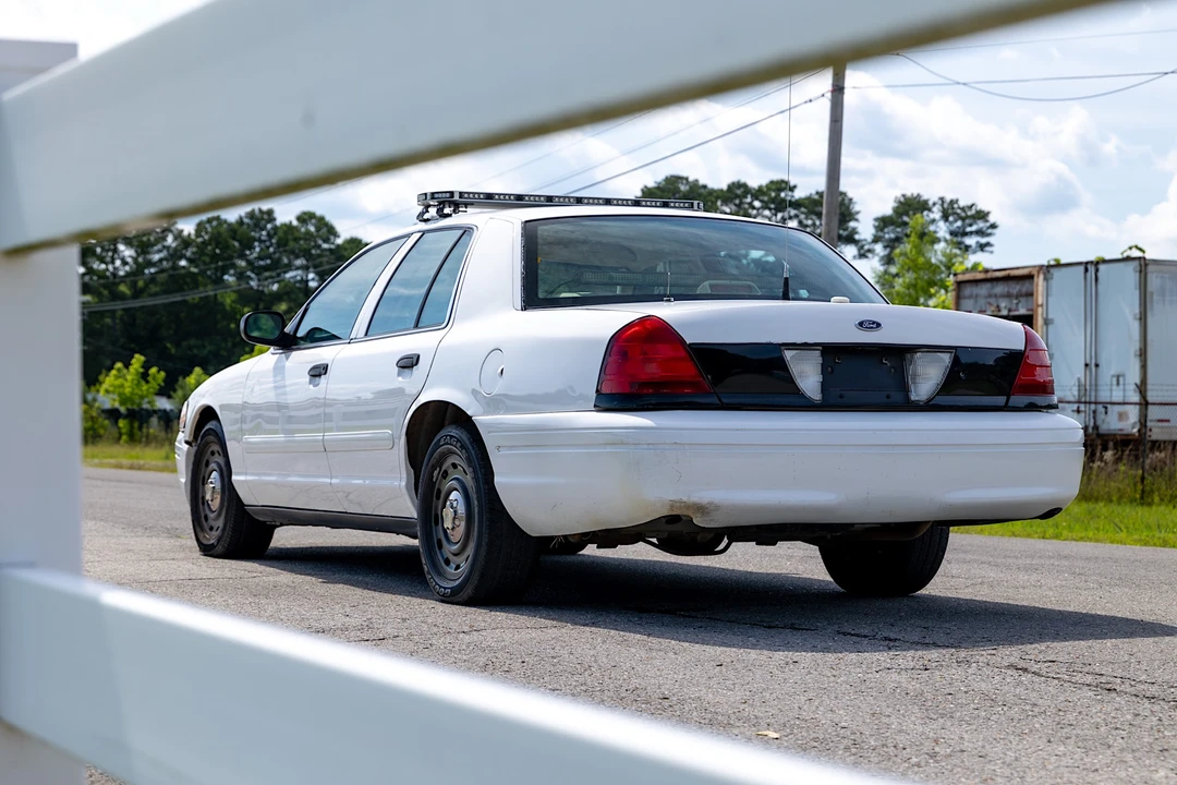 2004 Ford Crown Victoria - Image 14 of 31