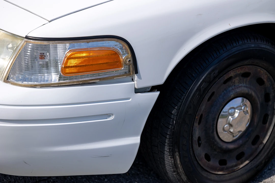 2004 Ford Crown Victoria - Image 24 of 31