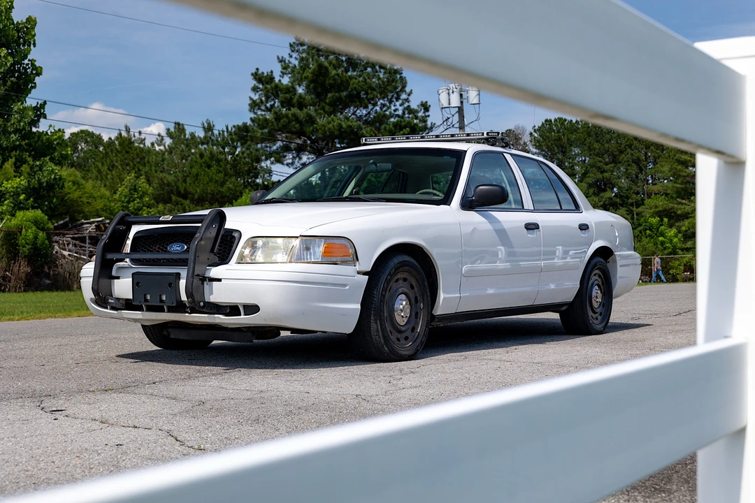 2004 Ford Crown Victoria - Image 3 of 31