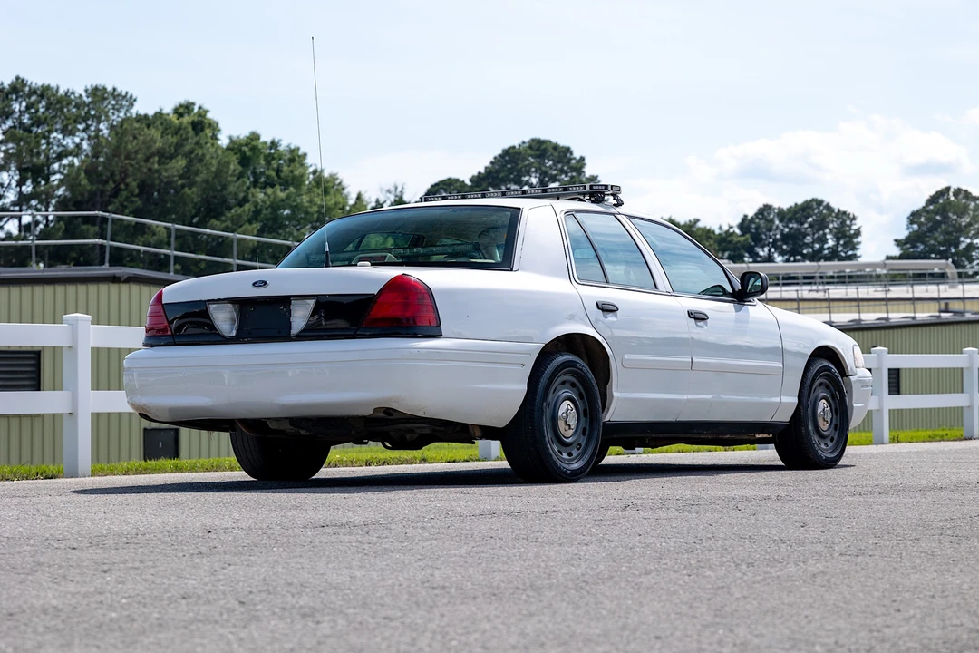 2004 Ford Crown Victoria - Image 6 of 31