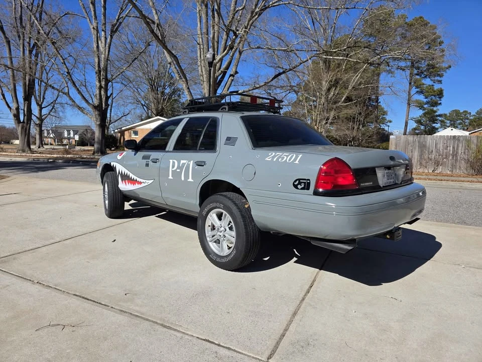 2004 Ford Crown Victoria - Image 4 of 10