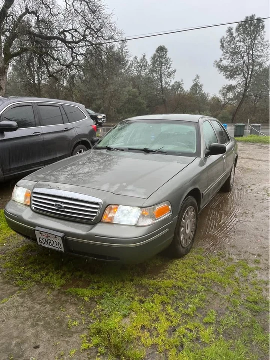 2004 Ford Crown Victoria - Image 5 of 9