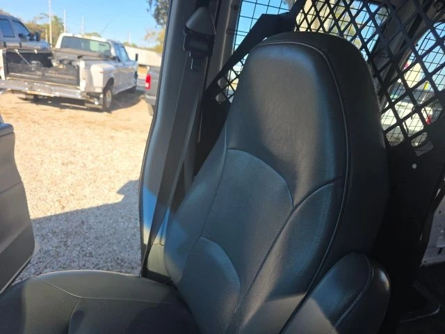 2004 Ford Econoline Van - Image 18 of 21