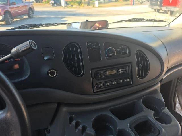 2004 Ford Econoline Van - Image 14 of 21