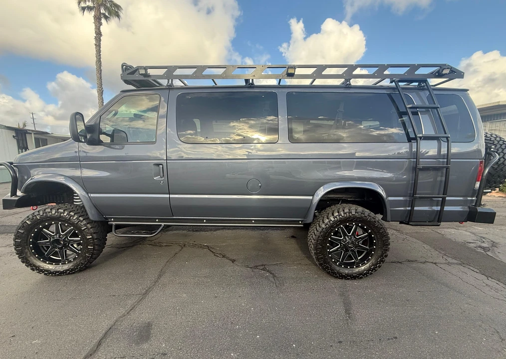 2004 Ford Econoline Van - Image 7 of 31