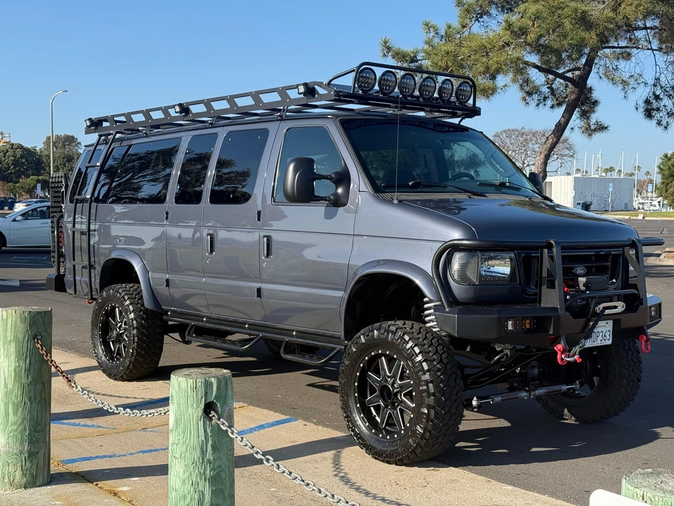 2004 Ford Econoline Van - Image 12 of 31