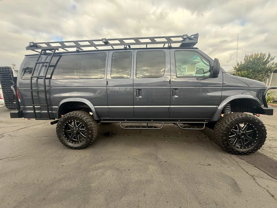 2004 Ford Econoline Van - Image 11 of 31