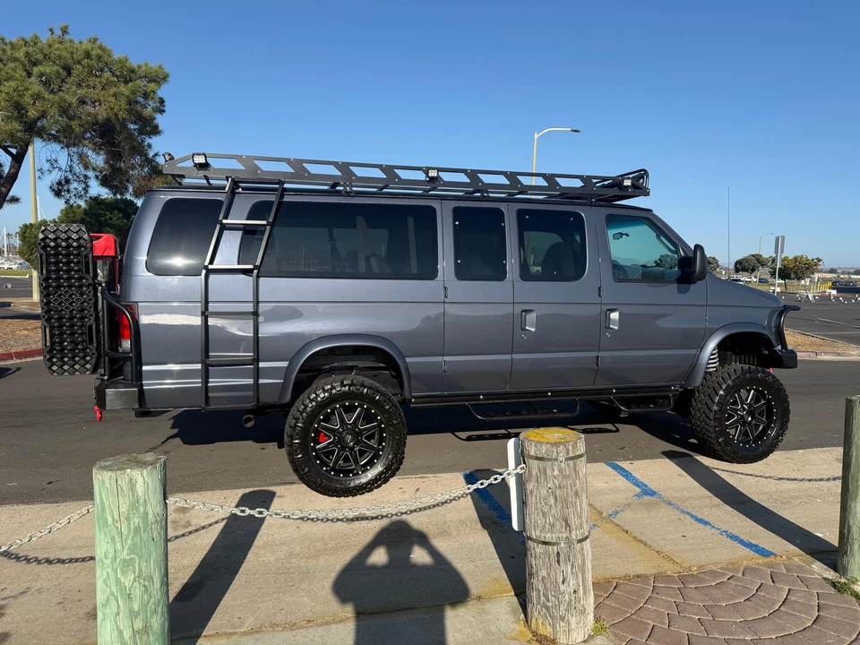 2004 Ford Econoline Van - Image 10 of 31