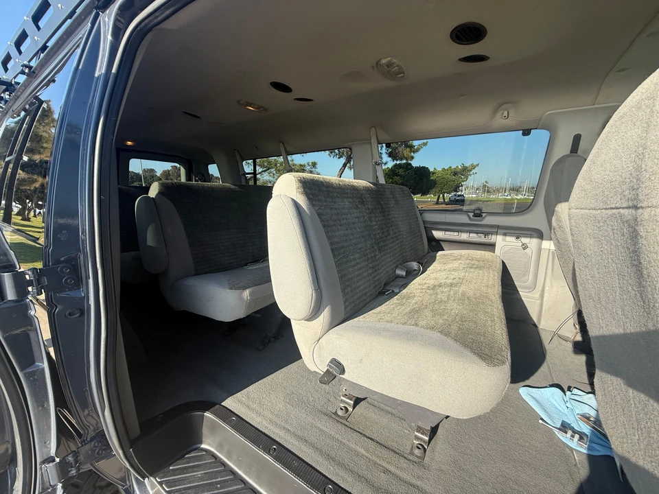 2004 Ford Econoline Van - Image 27 of 31
