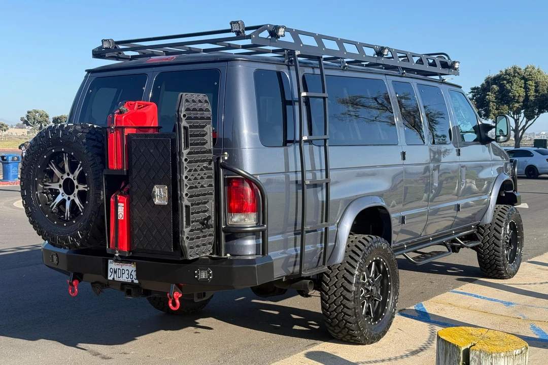 2004 Ford Econoline Van - Image 4 of 31