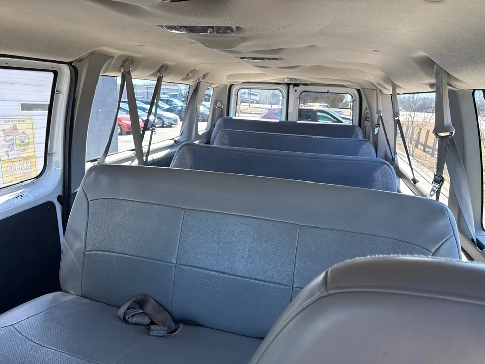 2004 Ford Econoline Van - Image 18 of 20