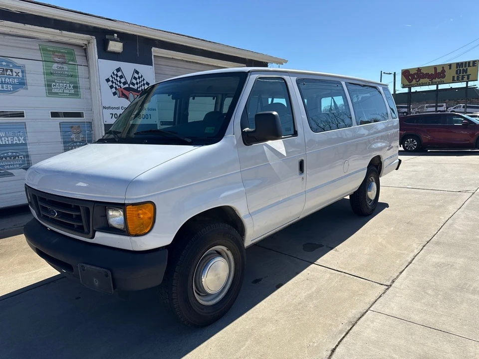 2004 Ford Econoline Van - Image 2 of 20