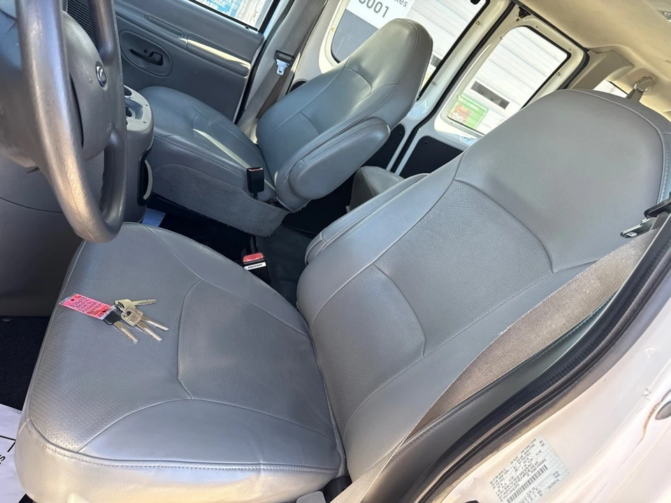 2004 Ford Econoline Van - Image 4 of 20