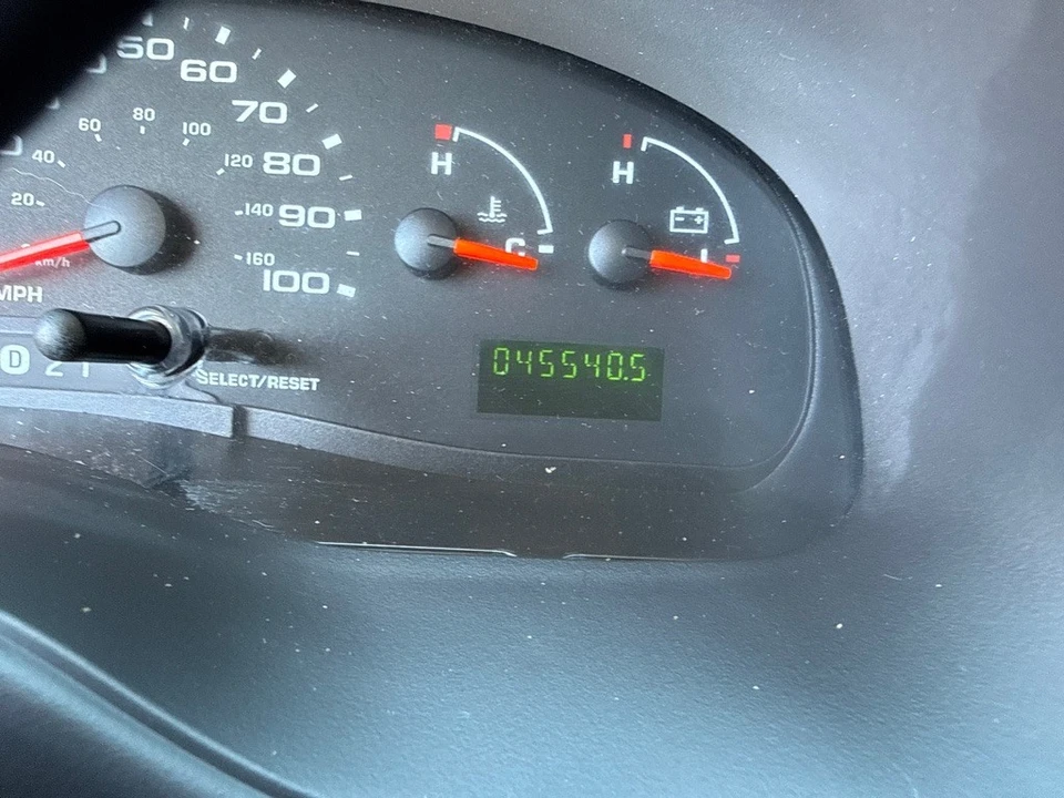 2004 Ford Econoline Van - Image 17 of 20