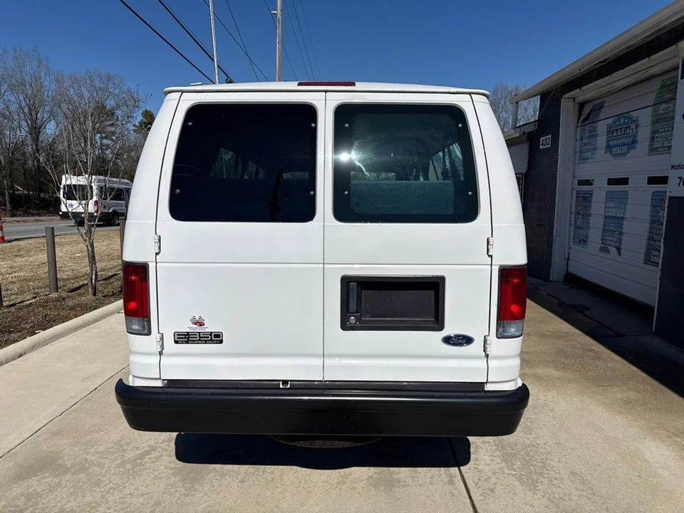 2004 Ford Econoline Van - Image 6 of 20