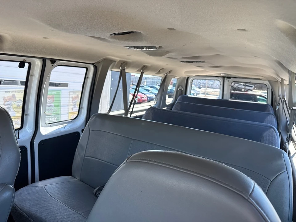 2004 Ford Econoline Van - Image 5 of 20