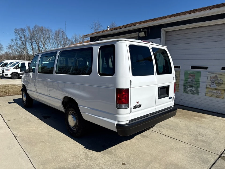 2004 Ford Econoline Van - Image 3 of 20