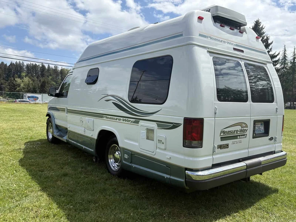 2004 Ford Econoline Van - Image 7 of 31