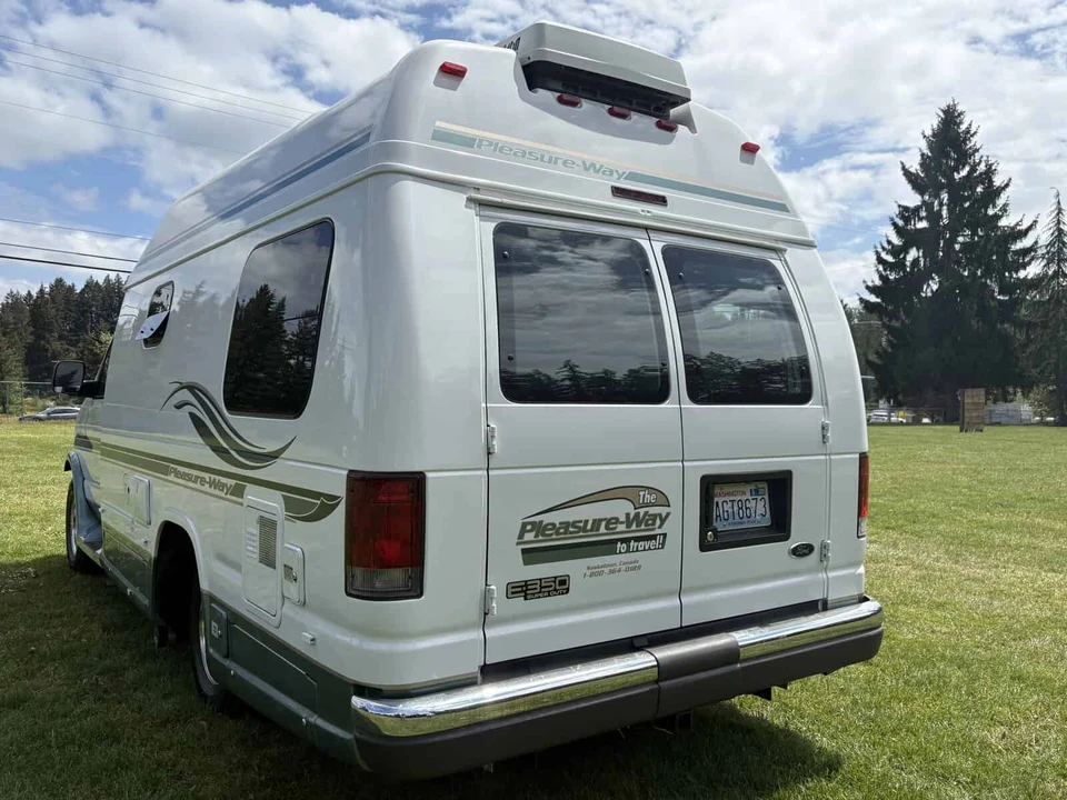 2004 Ford Econoline Van - Image 8 of 31