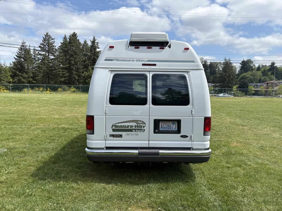 2004 Ford Econoline Van - Image 10 of 31
