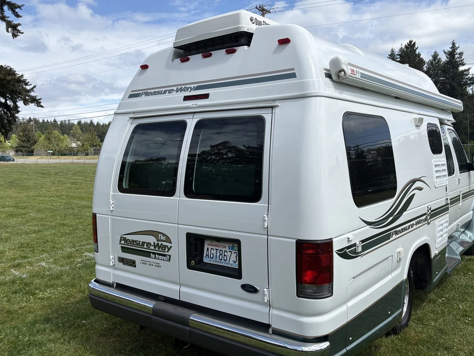 2004 Ford Econoline Van - Image 11 of 31