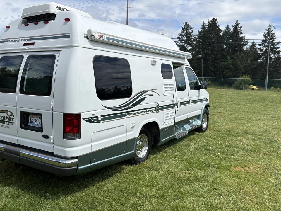 2004 Ford Econoline Van - Image 12 of 31