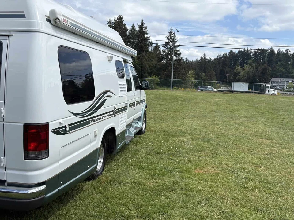 2004 Ford Econoline Van - Image 13 of 31