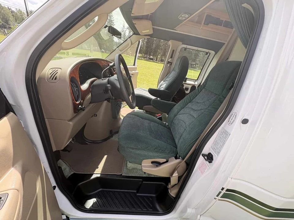 2004 Ford Econoline Van - Image 24 of 31