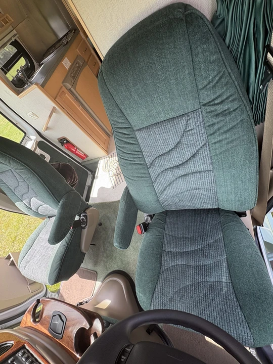 2004 Ford Econoline Van - Image 25 of 31