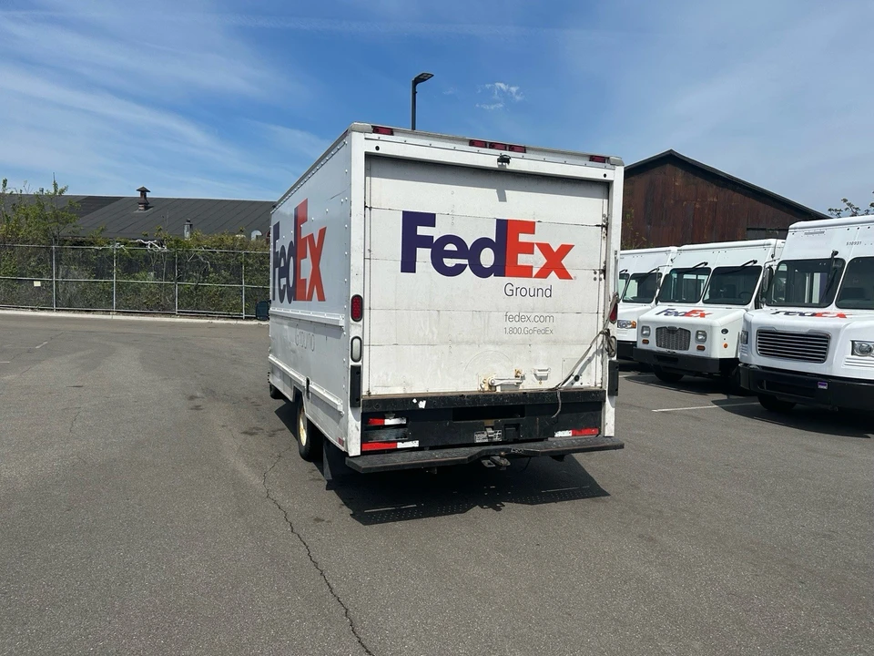 2004 Ford Econoline Van - Image 12 of 30