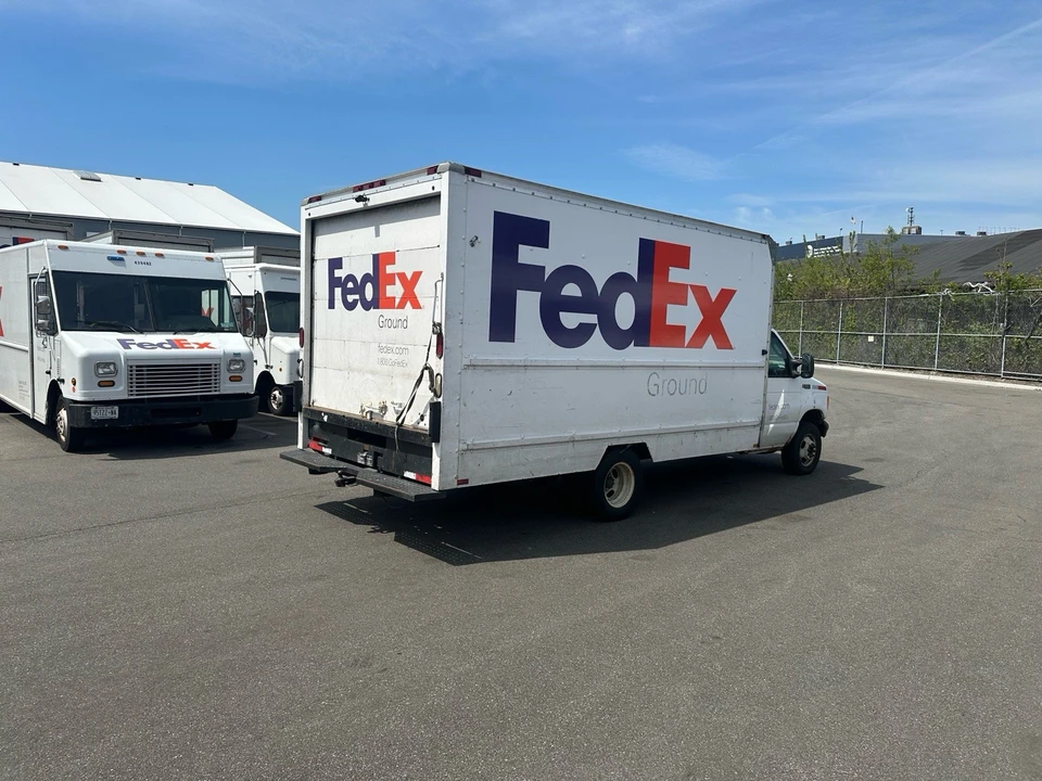 2004 Ford Econoline Van - Image 19 of 30