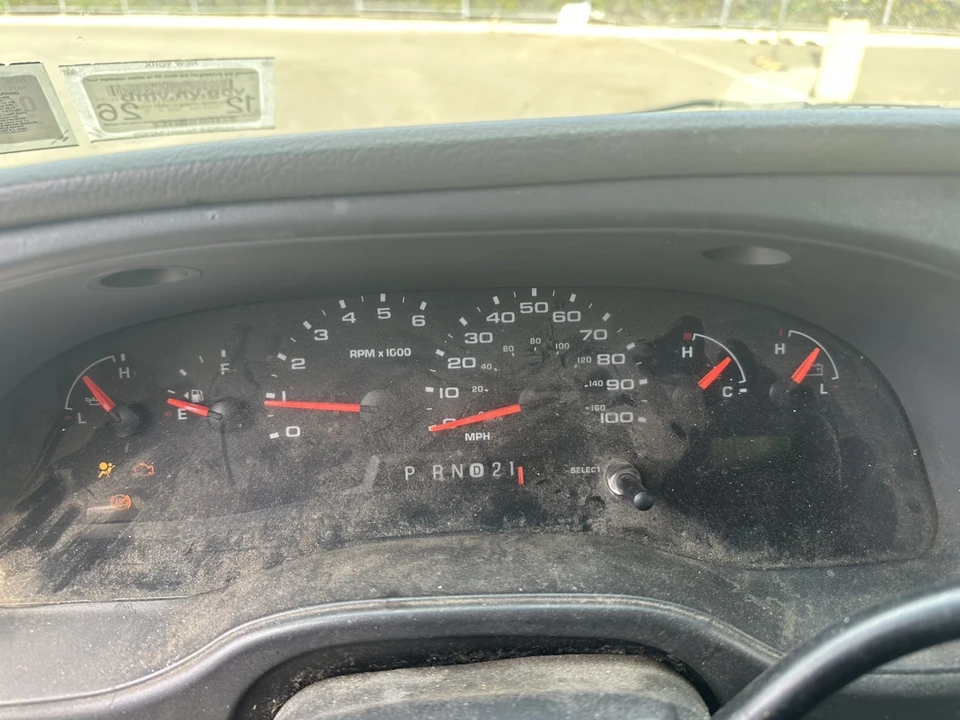 2004 Ford Econoline Van - Image 24 of 30
