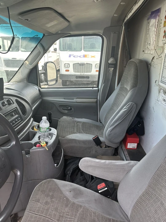 2004 Ford Econoline Van - Image 26 of 30