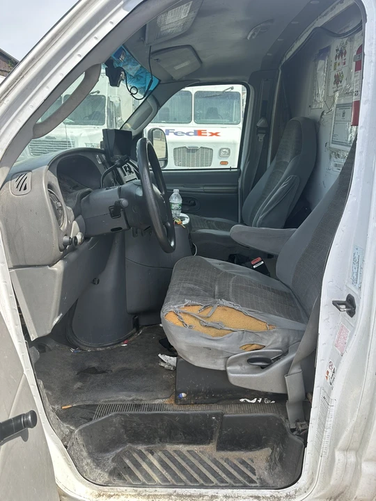 2004 Ford Econoline Van - Image 27 of 30