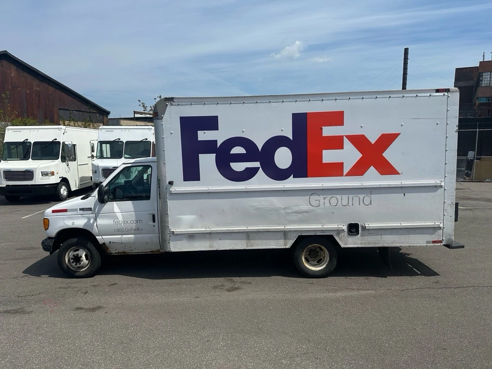 2004 Ford Econoline Van - Image 8 of 30