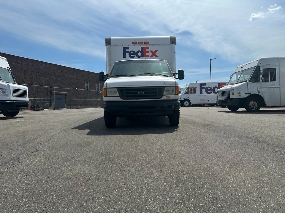 2004 Ford Econoline Van - Image 3 of 30