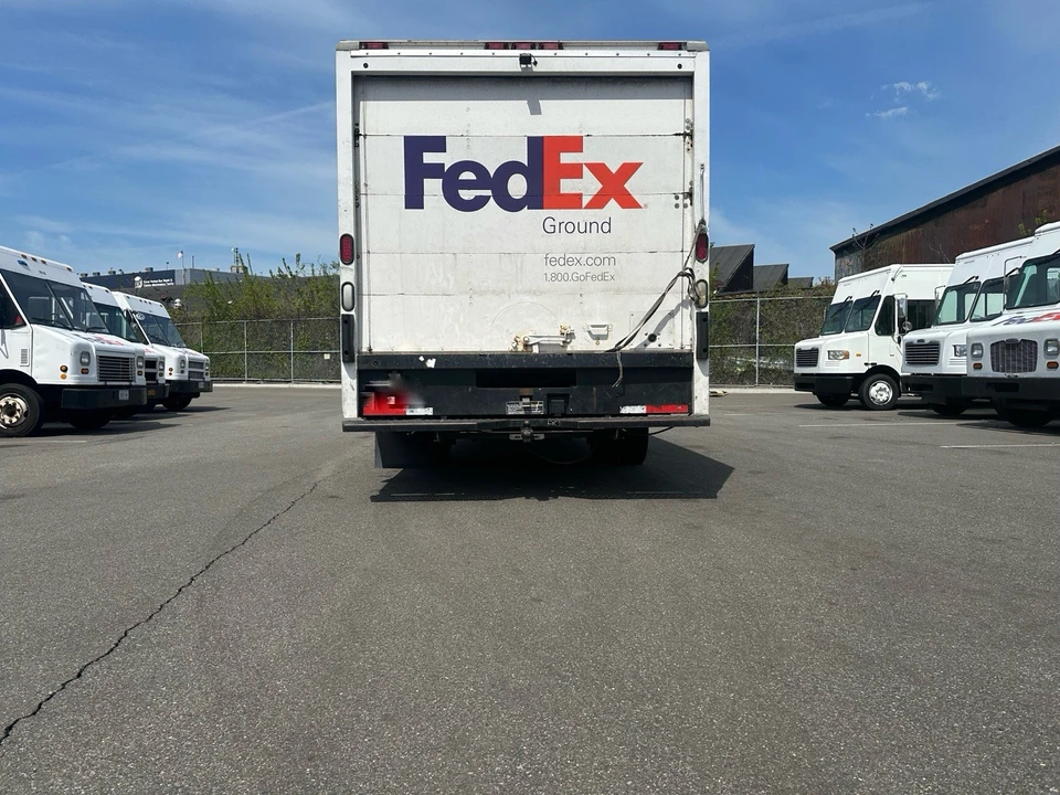 2004 Ford Econoline Van - Image 15 of 30