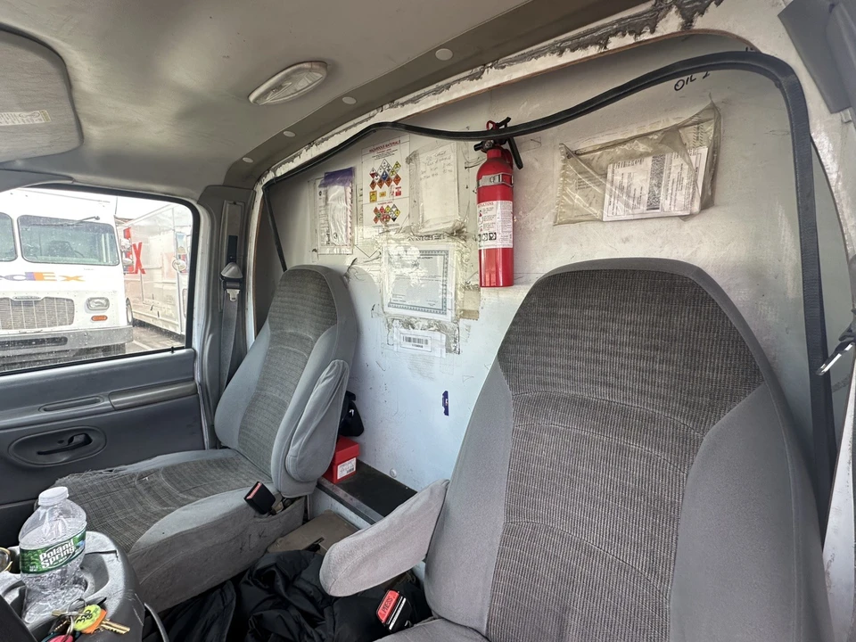 2004 Ford Econoline Van - Image 30 of 30