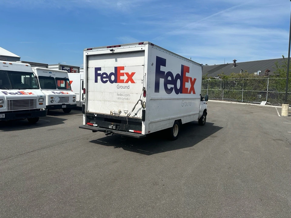 2004 Ford Econoline Van - Image 18 of 30