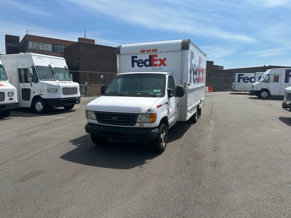2004 Ford Econoline Van - Image 4 of 30