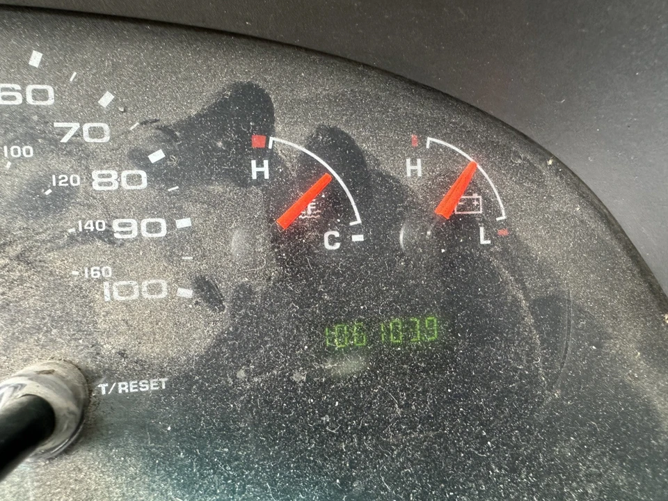 2004 Ford Econoline Van - Image 25 of 30