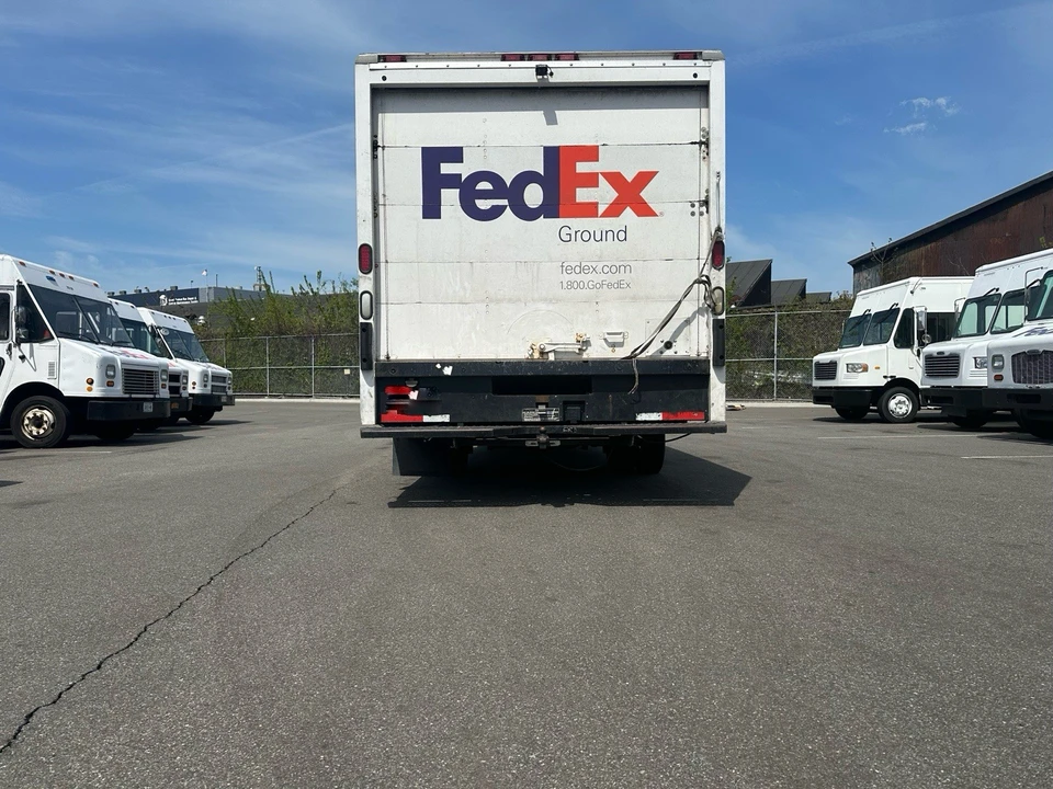 2004 Ford Econoline Van - Image 16 of 30