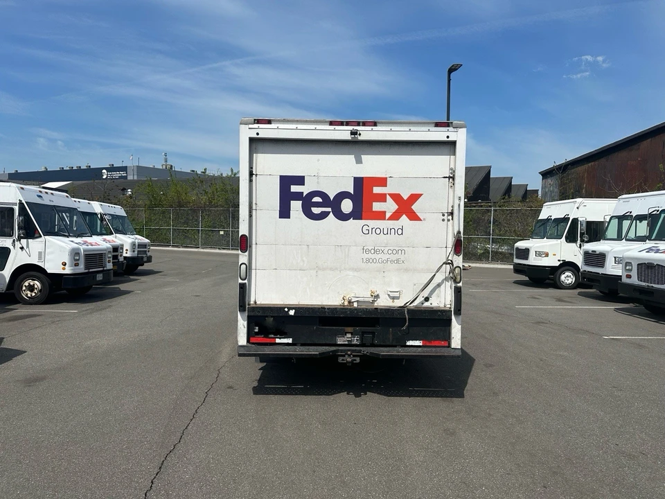 2004 Ford Econoline Van - Image 13 of 30