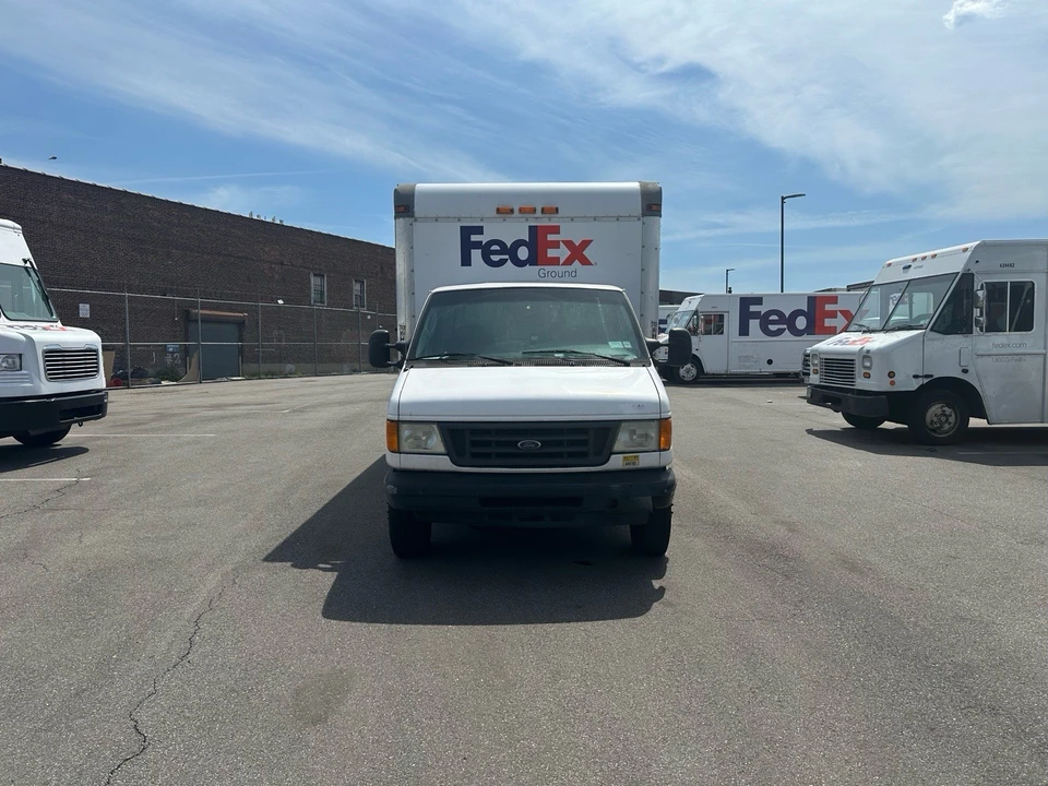 2004 Ford Econoline Van - Image 2 of 30