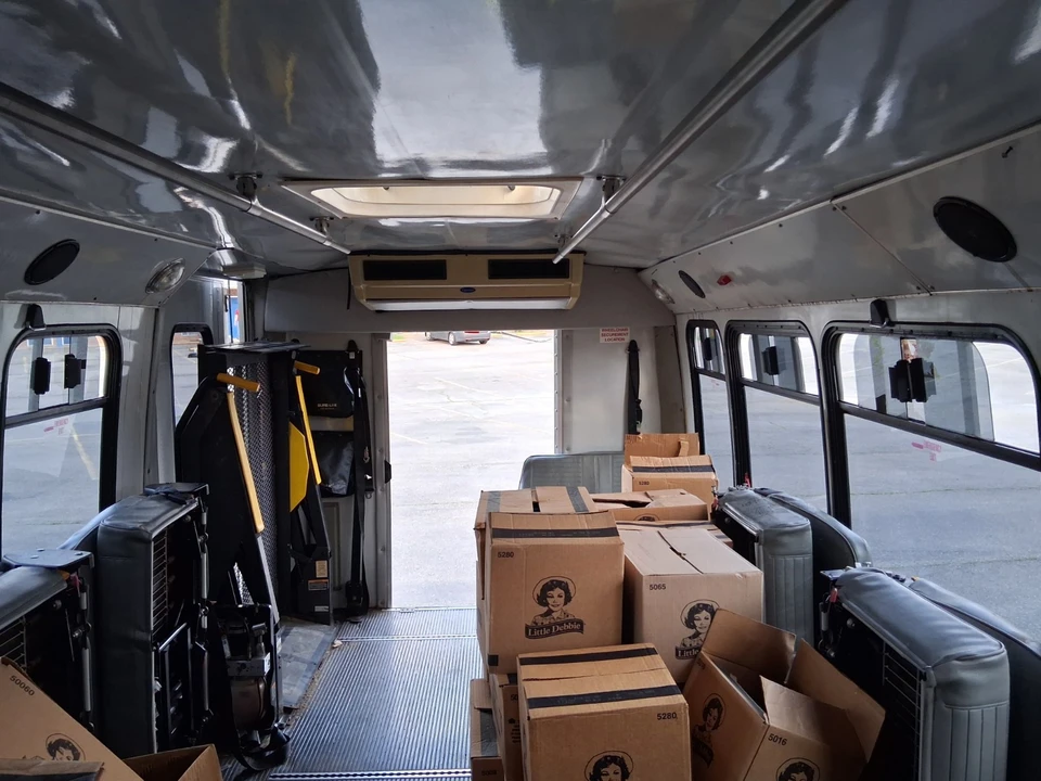 2004 Ford Econoline Van - Image 14 of 19
